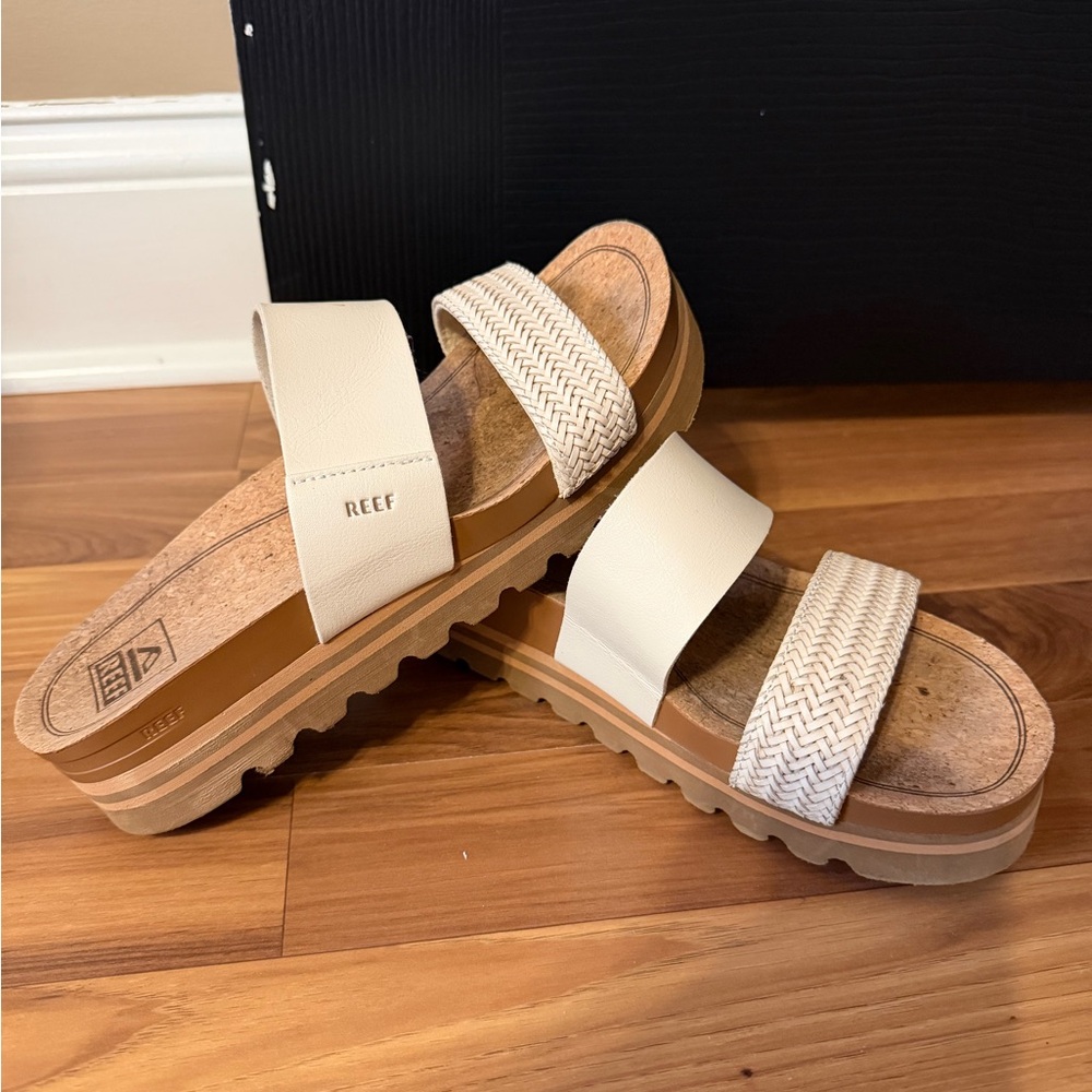 Reef Women's Tan and Cream Sandals